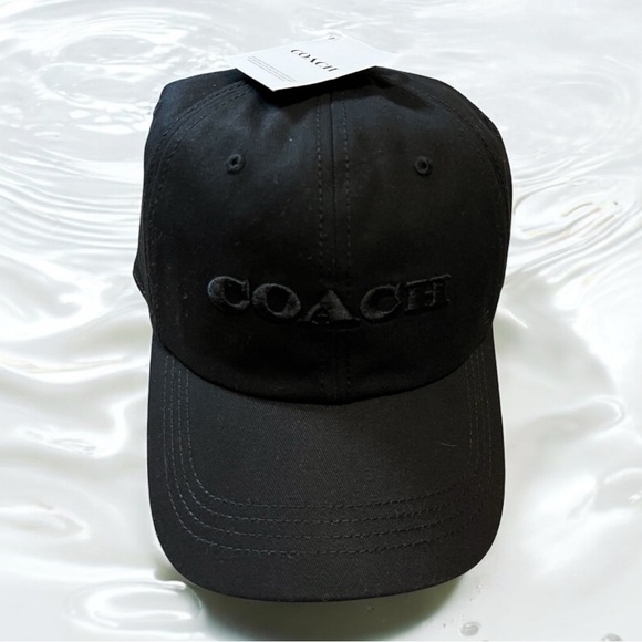? Coach  Embroidered Baseball Cap Black